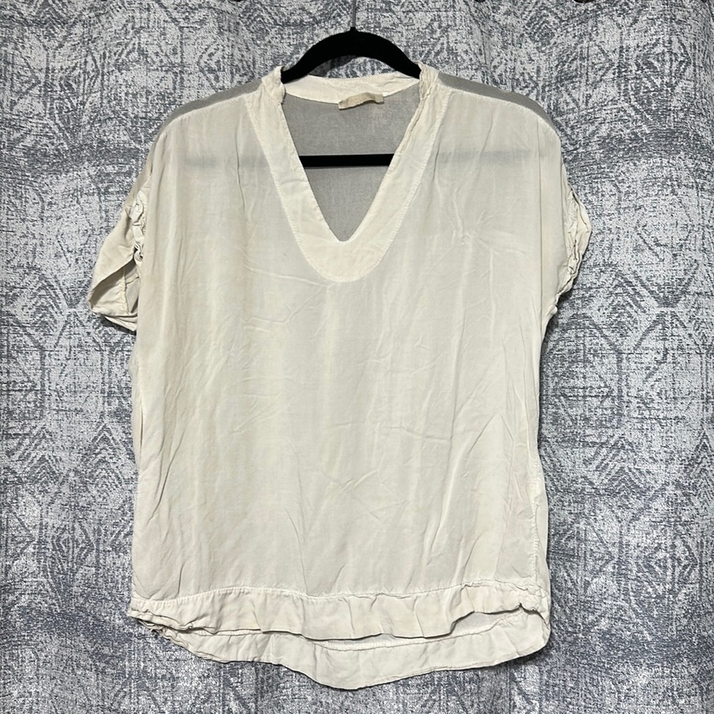 Cream V-Neck Short Sleeve Blouse